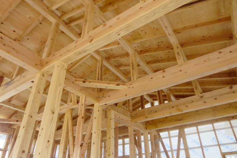 木材を柱や梁などの建物の構造部分に使った木造住宅（提供／県木造住宅推進協議会）